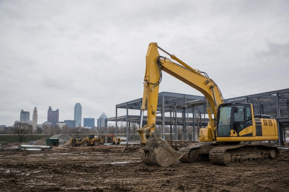 Heavy equipment on an ohio job site at a commercial worksite, illustrating equipment financing in ohio: rates, terms and how to qualify